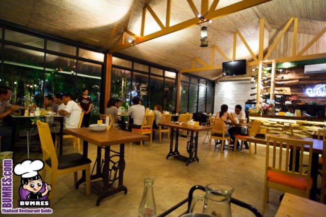 ร้านอาหารไทย ชมนา