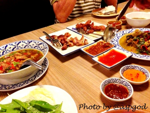 ร้านอาหารไทย ไก่โต้ง