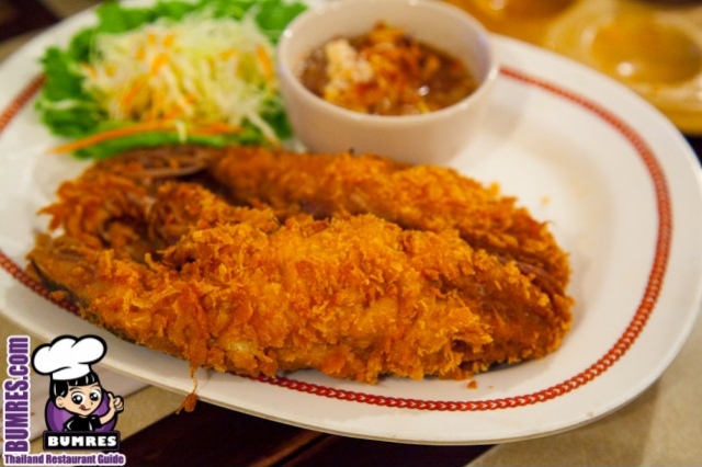 ร้านอาหารไทย ต้นเครื่อง